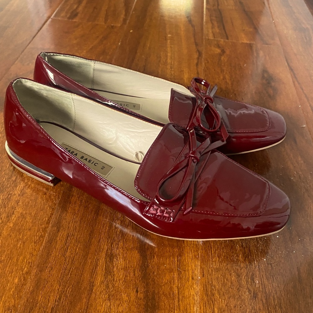 Patent red flats